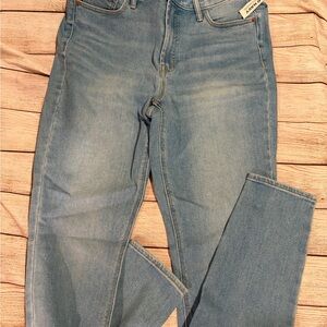 Old Navy Light Blue Skinny Jeans